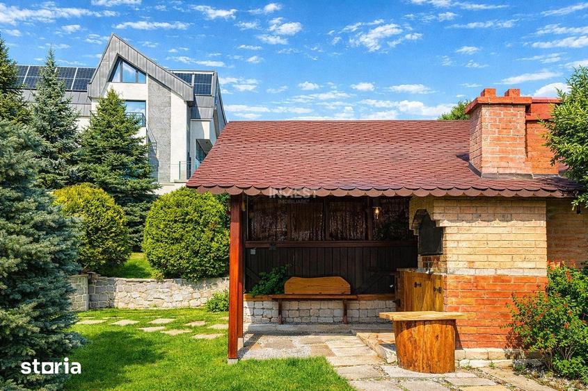 Casă cu 7 camere cu Teren 825 Mp în Bucium