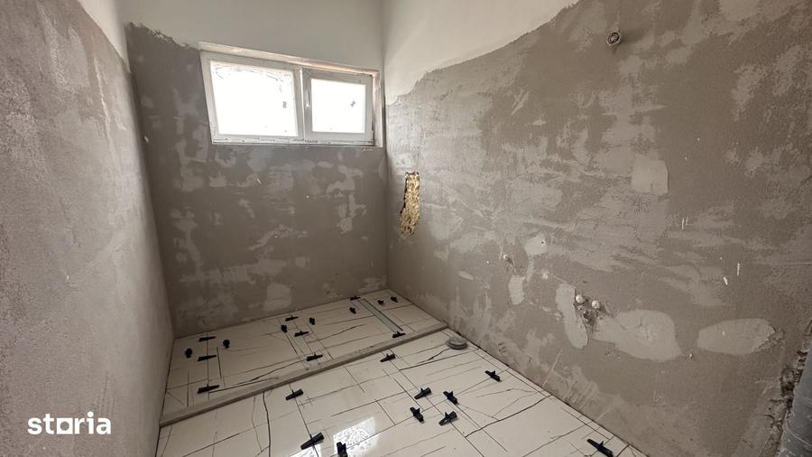 Apartament cu 3 camere decomandat în Tineretului