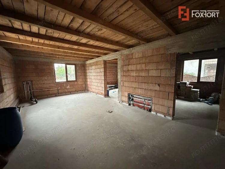 Casă cu 12 camere cu Teren 1560 Mp în Bucovăț (Remetea Mare)