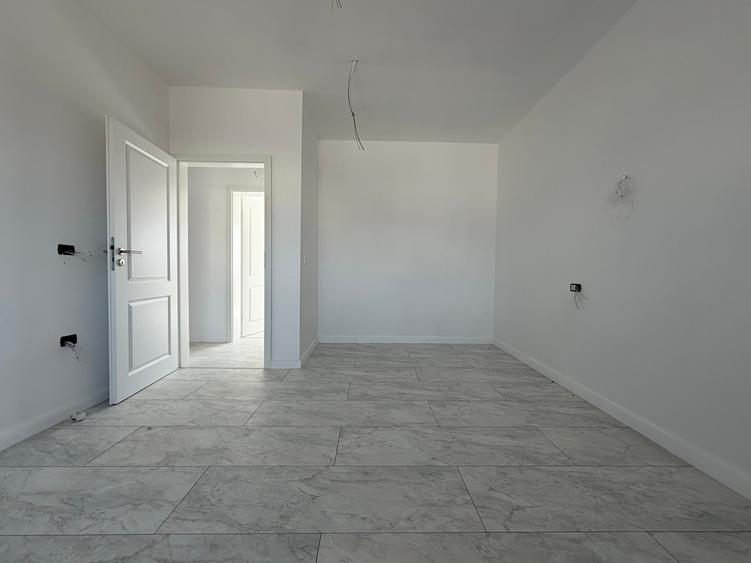 Duplex cu 5 camere cu Canalizare în Moșnița Nouă