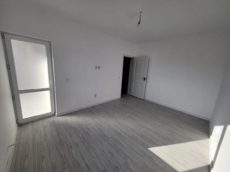 Duplex spatios cu 4 camere si mansarda cu placa de beton,gata de mutat - 9