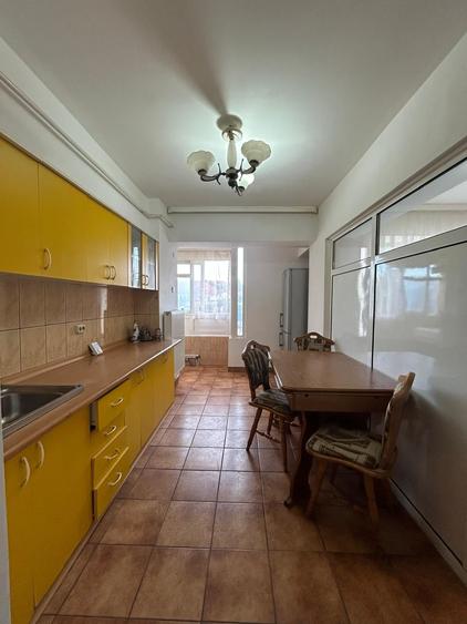 Apartament cu 3 camere în Ultracentral