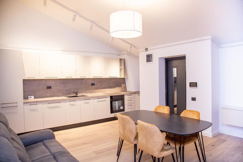 Apartament cu 3 camere, mobilat în Herăstrău