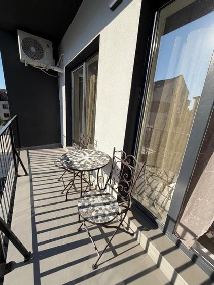 Apartament cu 2 camere decomandat, mobilat în Central