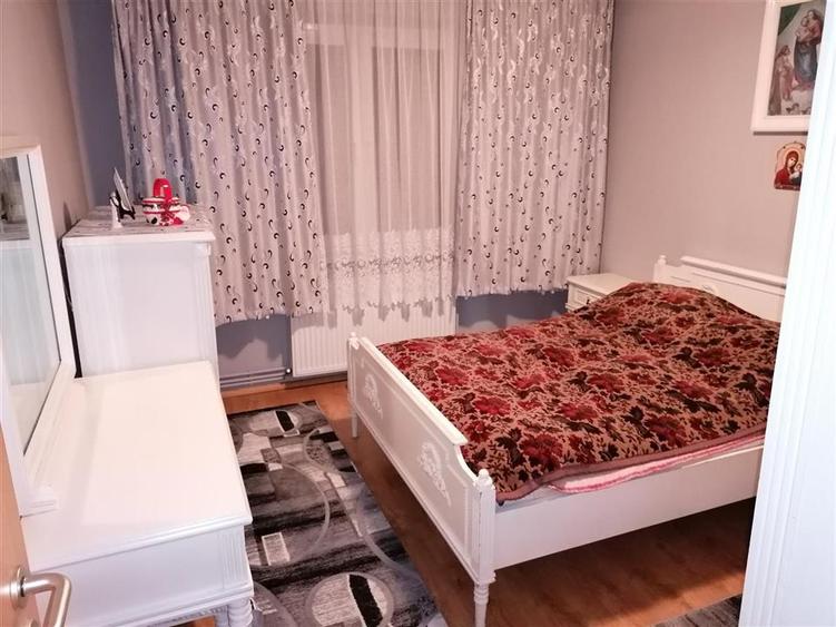 Apartament cu 3 camere decomandat în Olimpia-Stadion