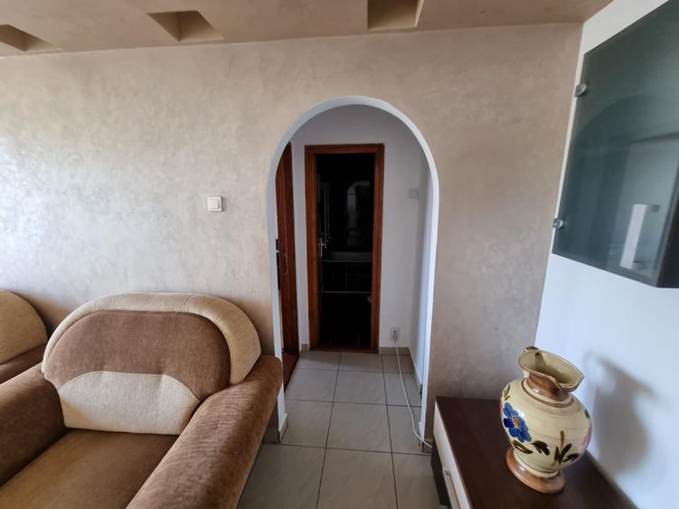 Apartament cu 2 camere semidecomandat în Piața Unirii