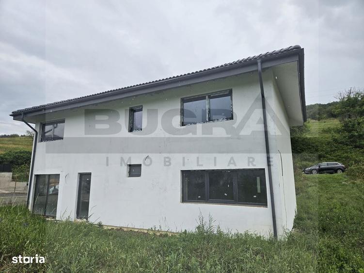 Casă cu 4 camere în Rădaia