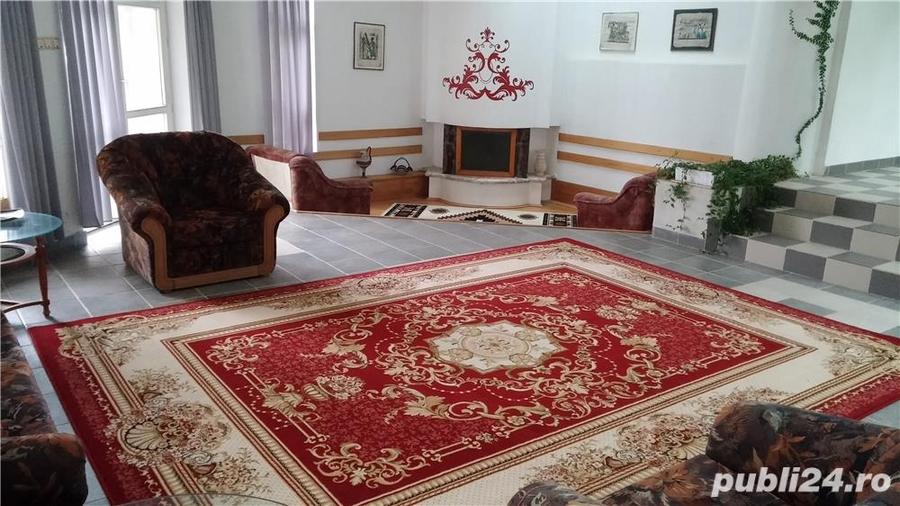 Casă cu 10 camere cu Canalizare în E3
