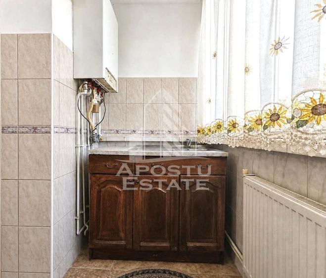 Apartament cu 3 camere decomandat, mobilat în Girocului