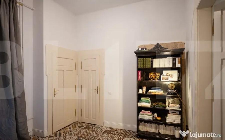 Apartament cu 3 camere semidecomandat în Central