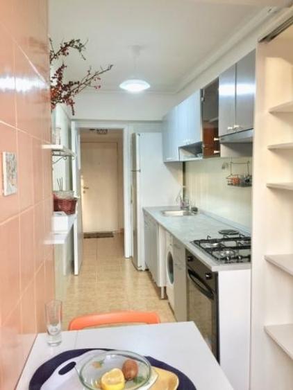 Apartament cu 2 camere semidecomandat, mobilat în 1 Mai