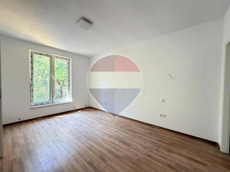 Casă cu 4 camere cu Teren 500 Mp în Vitrometan