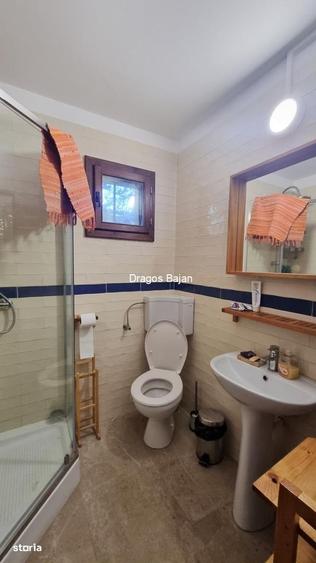 Casă cu 2 camere cu Canalizare în Central