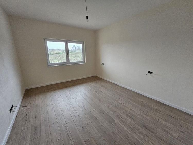 Casă individuală cu 4 camere cu Canalizare în Exterior Nord