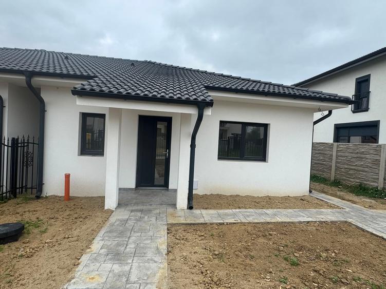 Duplex cu 3 camere cu Teren 300 Mp în Urseni