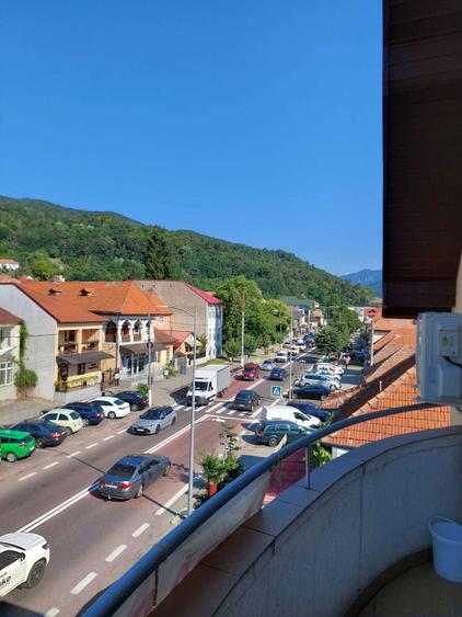 Casă cu 4 camere cu Teren 624 Mp în Central