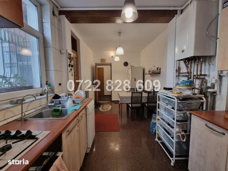 Casă cu 4 camere cu Teren 100 Mp în Central