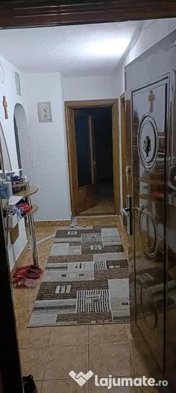 Apartament cu 3 camere decomandat în Obcini