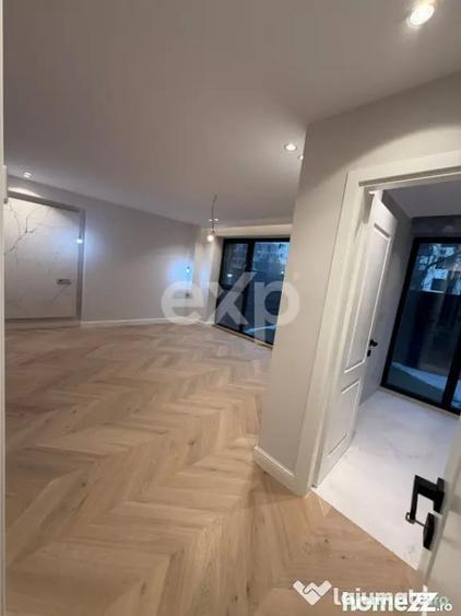 Apartament cu 4 camere în Sisești