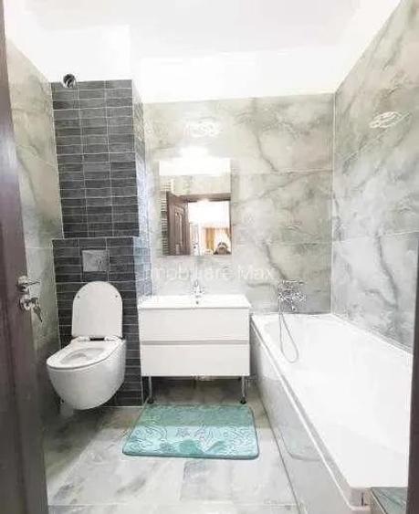 Apartament cu 3 camere în Regie