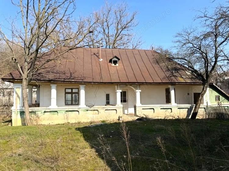 Casă cu Teren 1490 Mp în Proaspeți