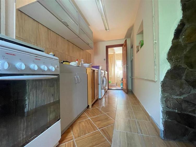 Casă cu 6 camere cu Teren 325 Mp în Remeți