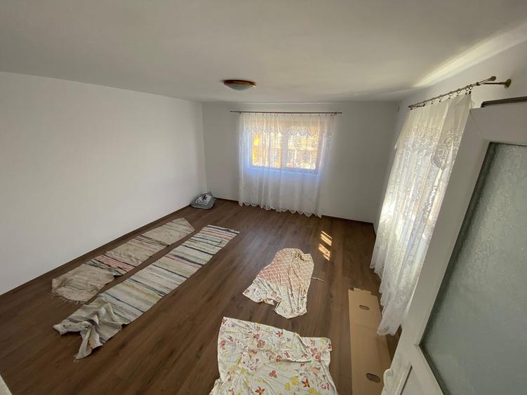 Casă individuală cu 4 camere cu Teren 569 Mp în Cernatu