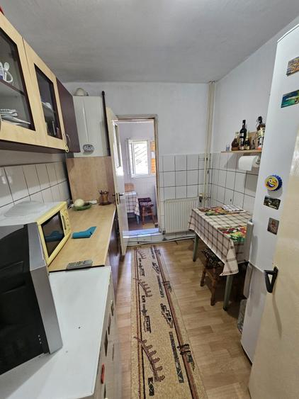 Apartament cu 3 camere decomandat în Exterior Vest