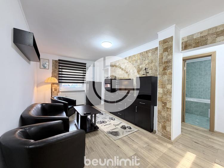 Apartament cu 3 camere decomandat, mobilat în Central