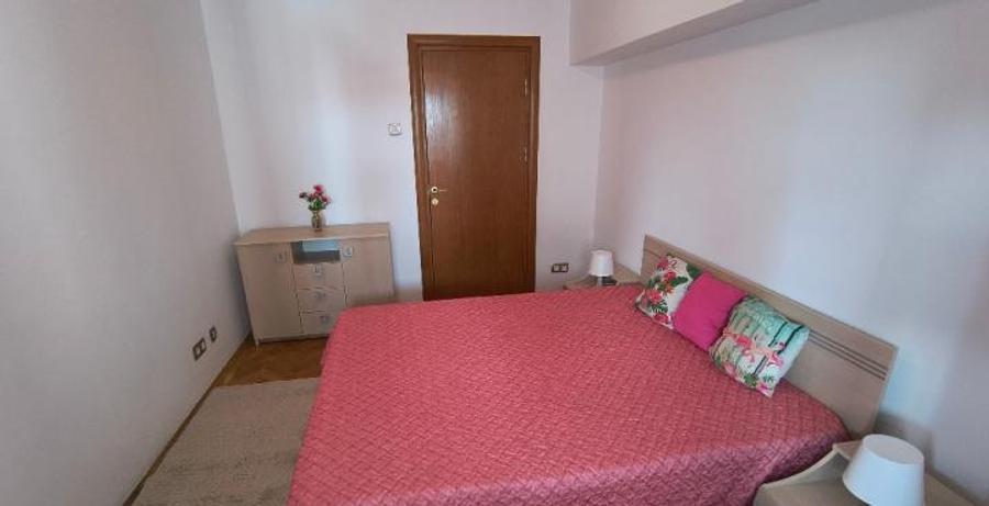 Apartament cu 3 camere decomandat, mobilat în 1 Mai