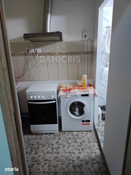 Garsonieră decomandată în Far