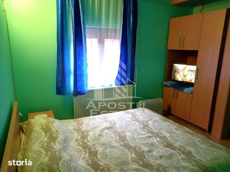 Casă cu 8 camere cu Teren 400 Mp în Moneasa