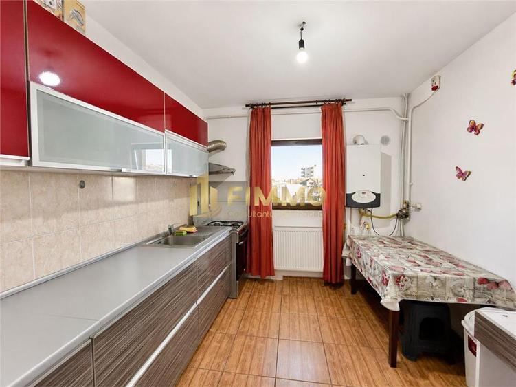 Apartament cu 3 camere decomandat, mobilat în George Enescu