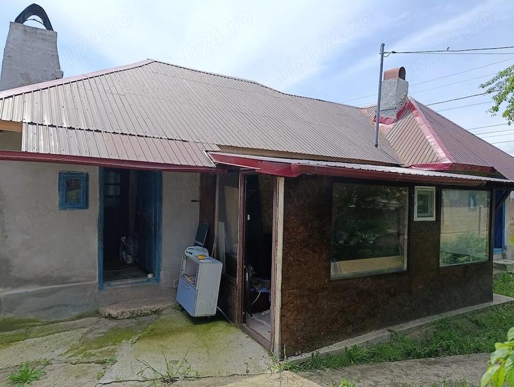 Casă cu 3 camere cu Teren 1800 Mp în Fulga