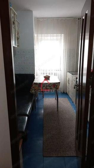 Apartament cu 3 camere decomandat în Filiași