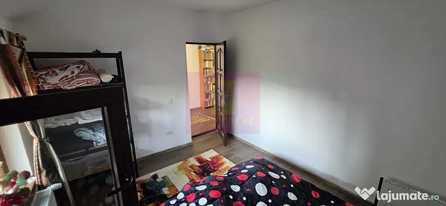 Casă cu 6 camere cu Teren 882 Mp în Bănești