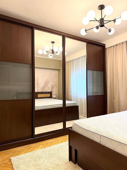 Apartament cu 4 camere decomandat în Floreasca