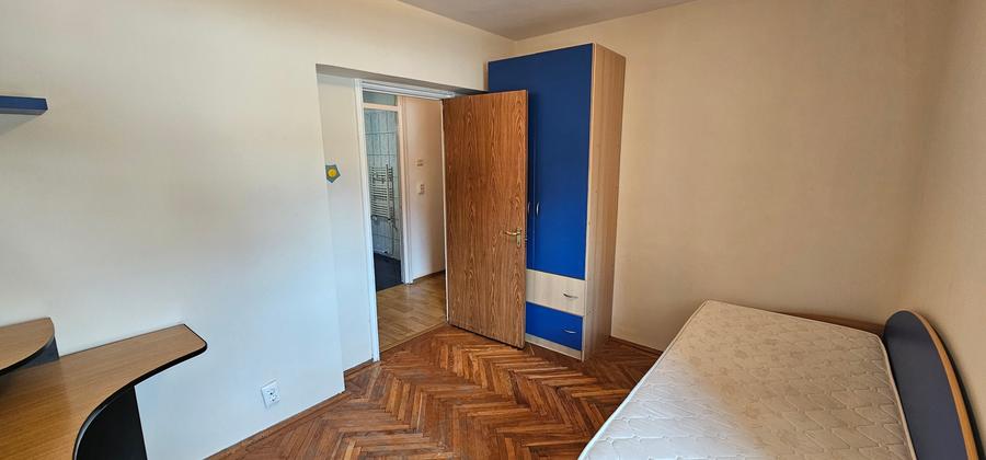 Apartament cu 3 camere decomandat, mobilat în Clucerului