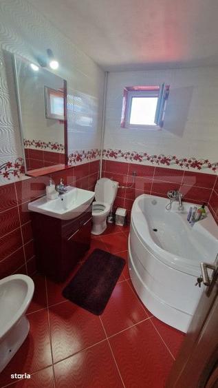 Casă cu 4 camere cu Teren 1600 Mp în Vulcan