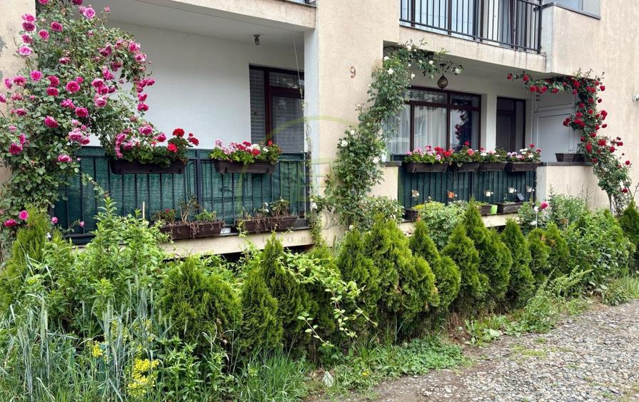 Apartament cu 3 camere semidecomandat, mobilat în Șelimbăr