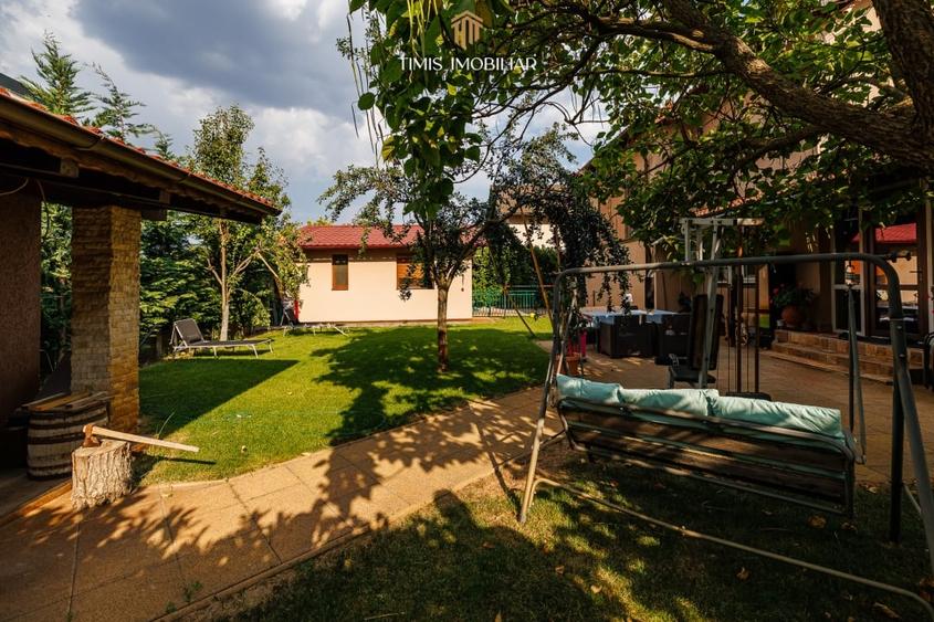 Casă individuală cu 6 camere cu Canalizare în Giroc