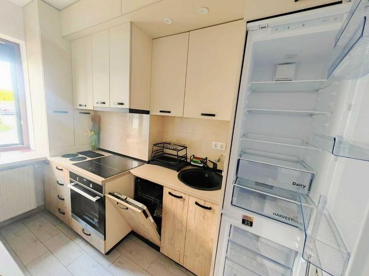 Apartament cu 2 camere decomandat în Tractorul