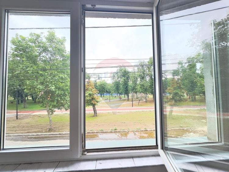 Casă individuală cu 3 camere cu Teren 60 Mp în Central