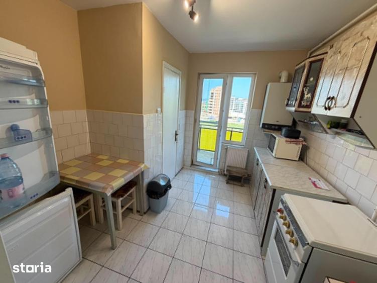 Apartament cu 4 camere decomandat în Central