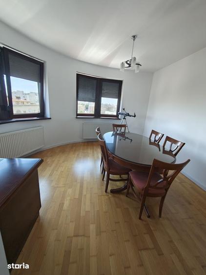 Apartament cu 3 camere decomandat, mobilat în Moșilor