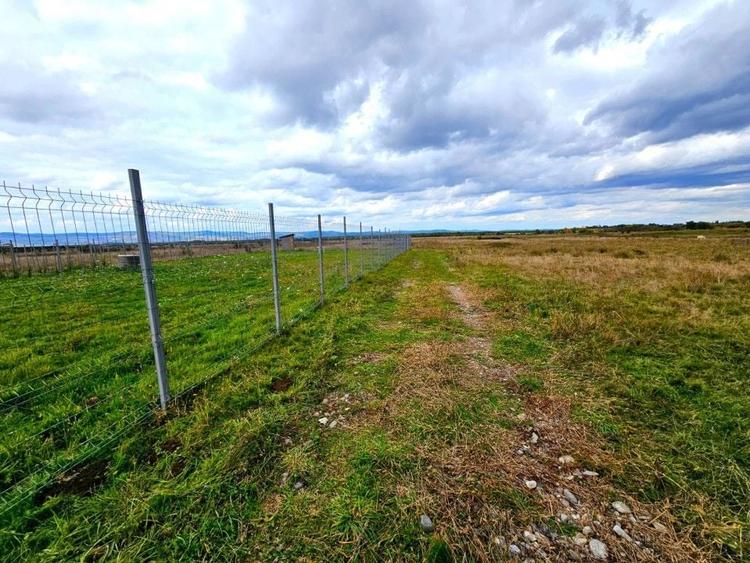 Teren Construcții extravilan de 1000 mp, în Exterior Est