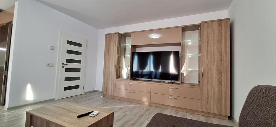 Apartament cu 2 camere decomandat, mobilat în Aradului