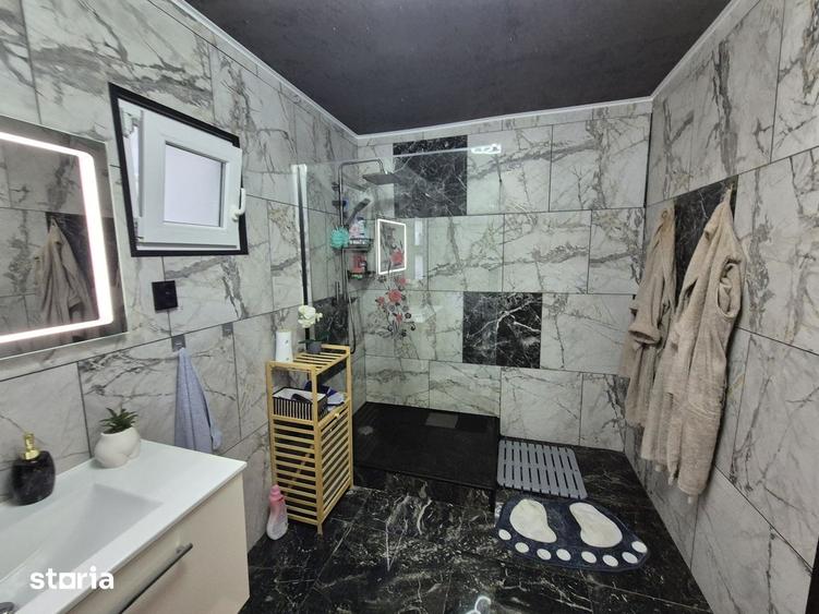Casă cu 4 camere cu Canalizare în Muncitoresc