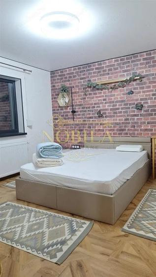 Apartament cu 3 camere decomandat, mobilat în Central