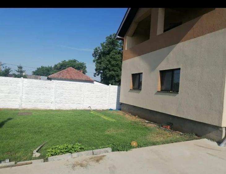 Casă individuală cu 5 camere cu Canalizare în Exterior Nord